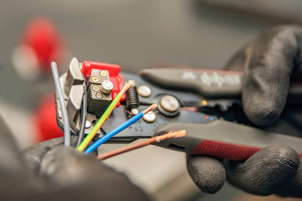 Best Licensed Electrician  in Sarasota Springs, FL